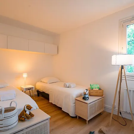 Comete - Maison De Famille Avec Piscine *