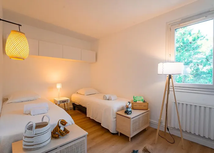 Comete - Maison De Famille Avec Piscine *