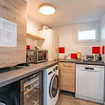 Comete - Maison De Famille Avec Piscine *