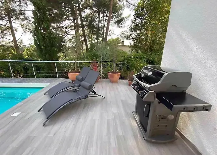 Comete - Maison De Famille Avec Piscine